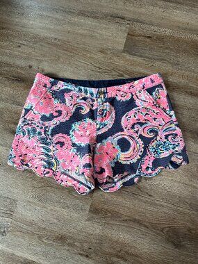 Lilly Pulitzer Buttercup Shorts Size 10 Paisley Pink Blue Scalloped Floral